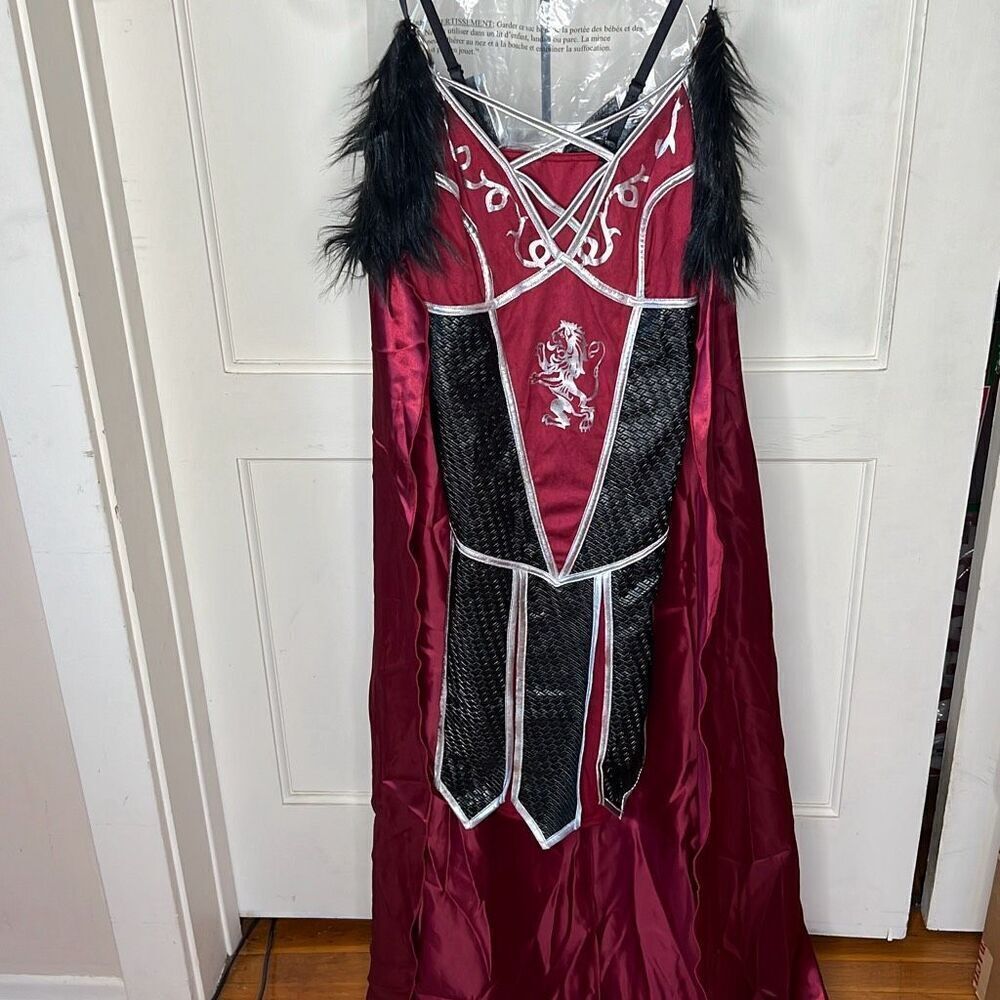 Dreamgirl Gladiator Halloween Costume with Fur Cape Medium Nwot Red/Black
